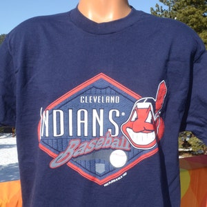 Vintage 90s T-shirt CLEVELAND INDIANS Mlb Baseball Chief Tee 