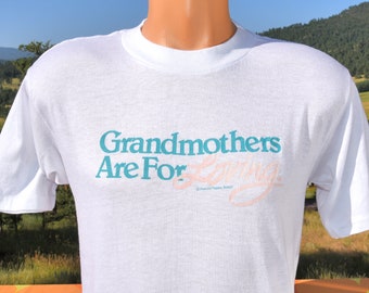 vintage 80s t-shirt GRANDMOTHER for loving grandma tee Large Medium peacock papers