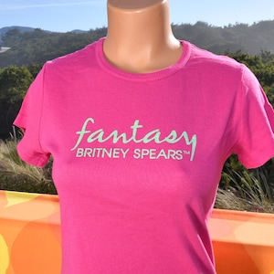 vintage 00s t-shirt BRITNEY SPEARS fantasy tee Medium one size pop music perfume 2005