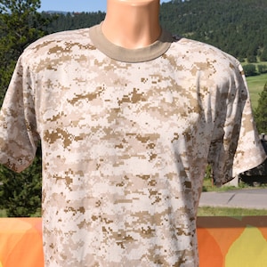 vintage 80s t-shirt CAMOUFLAGE cadpat digital camo hunt Medium Large tee swing
