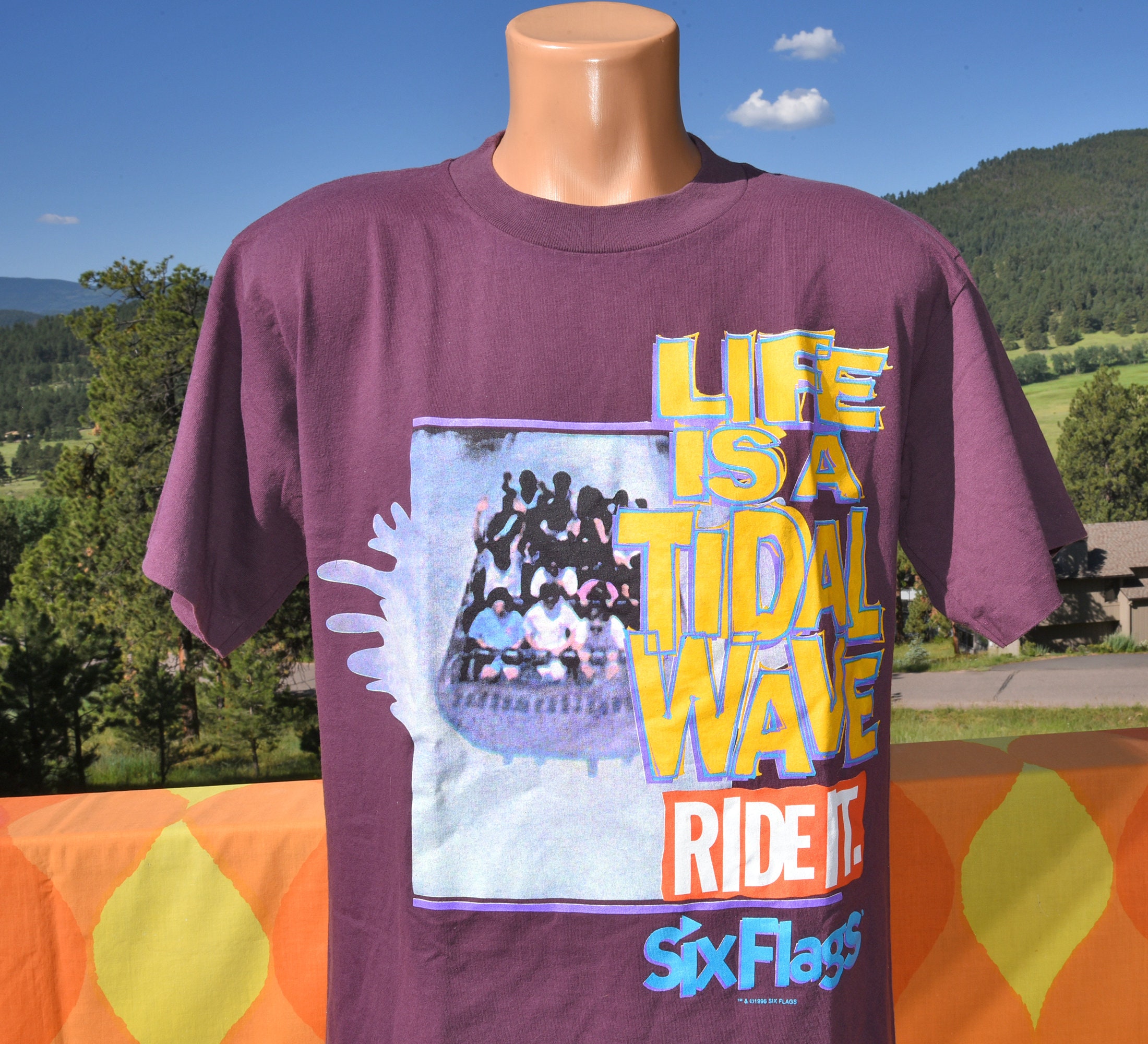 Vintage 90s Tee SIX FLAGS Tidal Wave Roller Coaster T-shirt Large