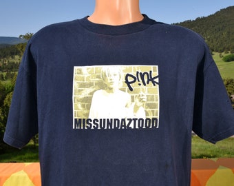 vintage 00s t-shirt PINK p!nk missundaztood rock tour tee Large Medium y2k