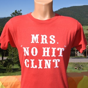 vintage 80s t-shirt mrs NO HIT clint flock funny tee Medium Small screen stars