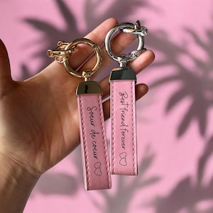 Porte-clés personnalisé rose, Porte-clé cuir femme, accessoire sac personnalisé, porte-clé élégant rose, cadeau sœur, cadeau maman, copine