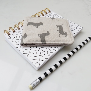 Dackel, Kartenetui, Grauer Dackel, Baumwollstoff, Baumwollstoff, Kreditkartenetui, Visitenkartenetui, Travel Card Etui, Geschenk für Hundeliebhaber, Hund