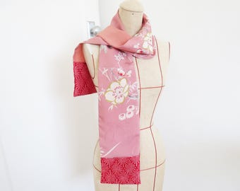 Bufanda de seda estilo kimono vintage: diseño de patchwork con flores rosas