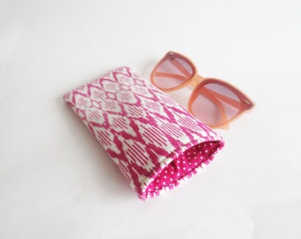 Ikat print glasses case, pink and white cotton ikat print, gifts for her, gifts for women, sunglasses case, spectacles case, ikat gift