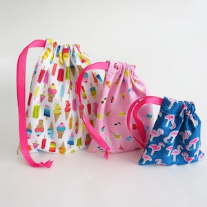 Sommer Geschenktüten, Pool Party Thema, Baumwoll Kordelzug Geschenktüten, Set von drei Geschenktüten, waschbare Geschenktüten, wiederverwendbare Geschenkverpackung, nachhaltig