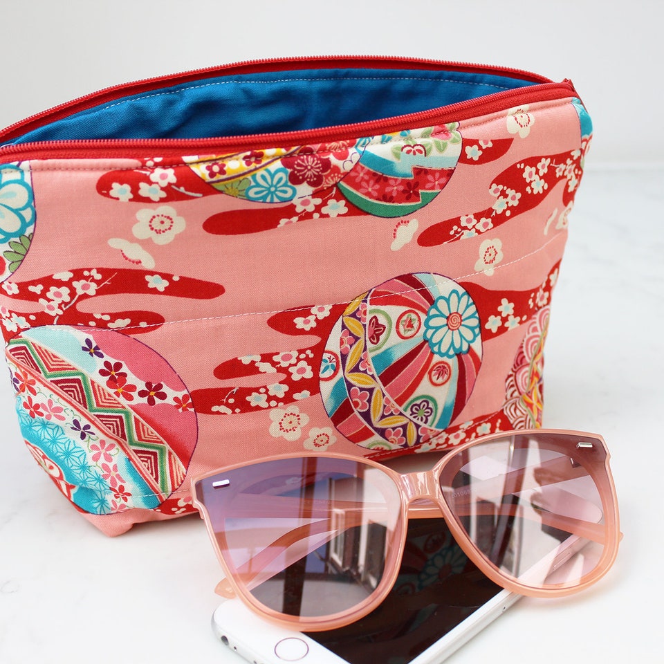 Discover Japanese cotton cosmetic bag