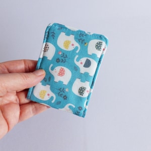 Elefanten Kartenetui, blau weisser Baumwollstoff, Elefanten Geschenk, Elefantenliebhaber, Geschenke für Sie, Visitenkartenetui, Kreditkarten
