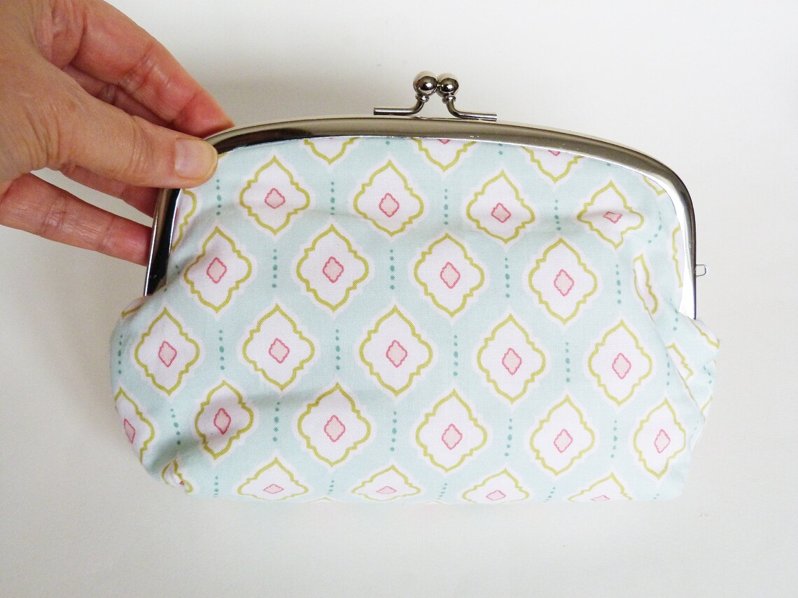 Kosmetiktasche geometrisches Design weiches türkis und rosa | Etsy