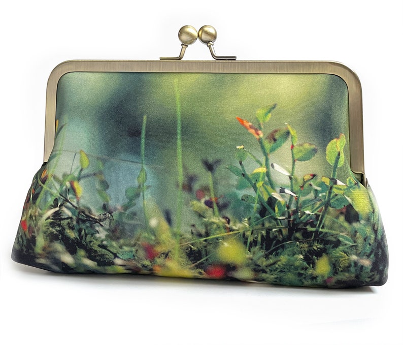 Woodland glade, printed silk clutch bag, purse with chain handle imagem 1