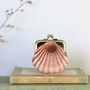 Seashell coin purse, velvet scallop pouch image 3