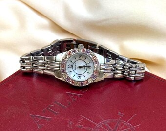 Vintage Elgin II Quartz Ladies Watch Features a Silver-tone  display picture 3