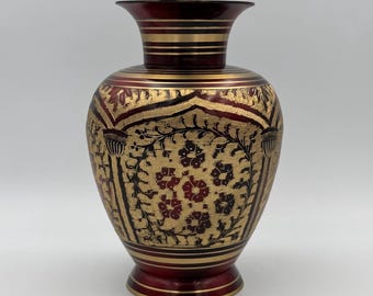 Jarrón vintage de latón grabado: decoración floral moderna de mediados de siglo