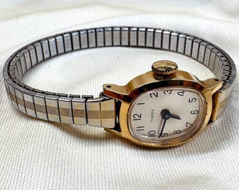 Vintage Timex Ladies Manual Wind Watch Gold Tone Speidel Band Vintage Timex Women main image 4