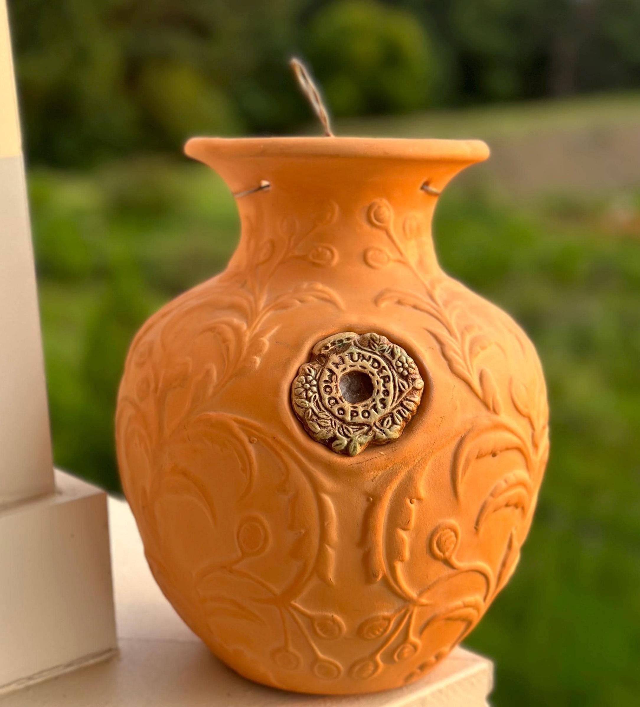 鉢・プランター down under pot Down Under Pots Unpainted Terracotta Clay Upside Down Hanging