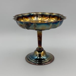 Cuenco de pedestal plateado vintage de 5 pulgadas de alto / Plato para nueces con borde festoneado / Centro de mesa para cocina / Sin pulir, estado original