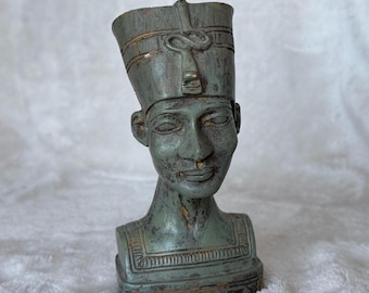 Vintage-Nefertiti-Büste: Sammlerstück aus ägyptischem Kalkstein