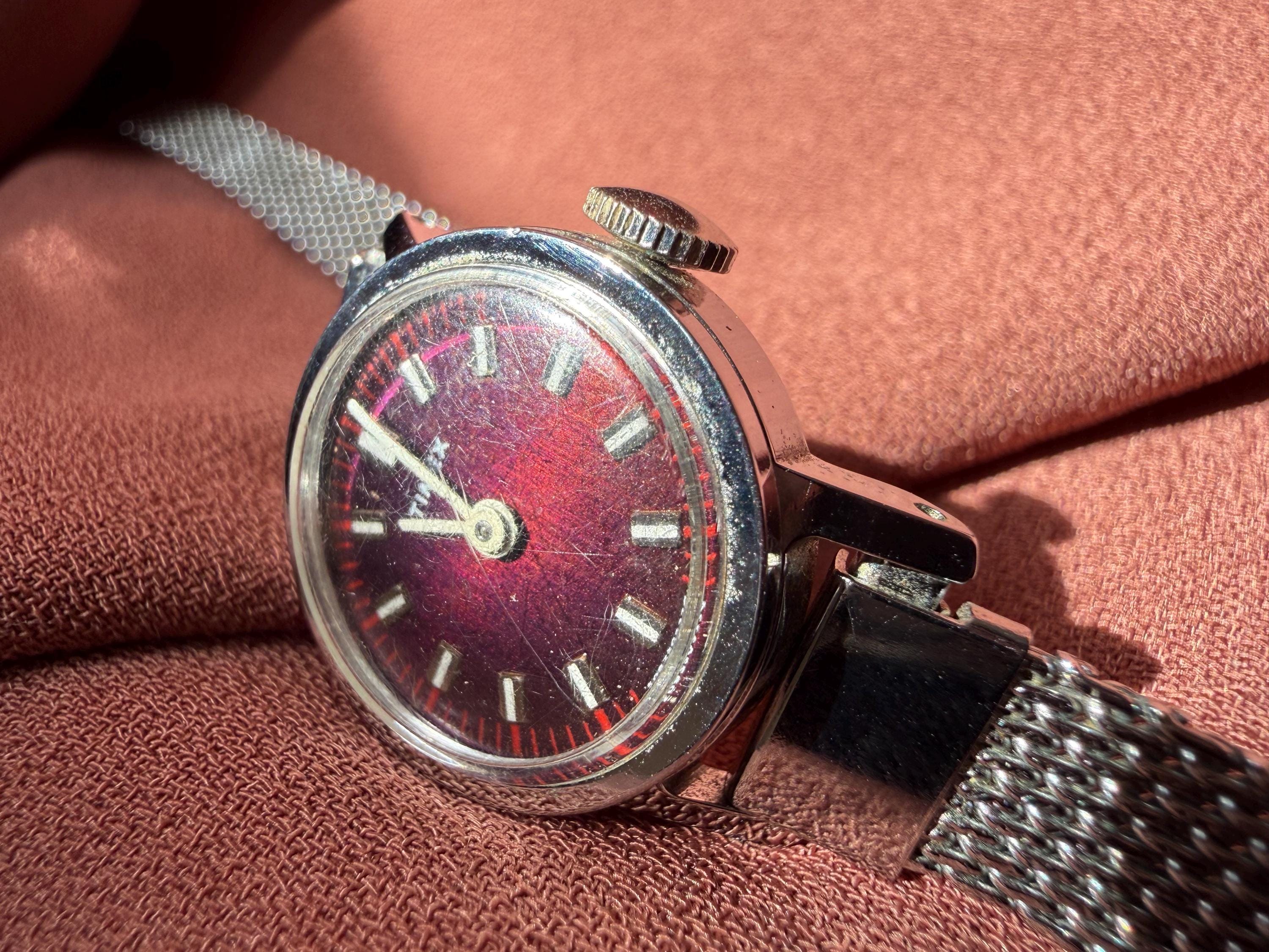 Vintage 2002 Timex Indiglo 23mm‎ Women\'s Quartz Watch New Red Leather Strap Timex Women CR1216CELL Dress Indiglo Leather Quartz Analog  main image 2