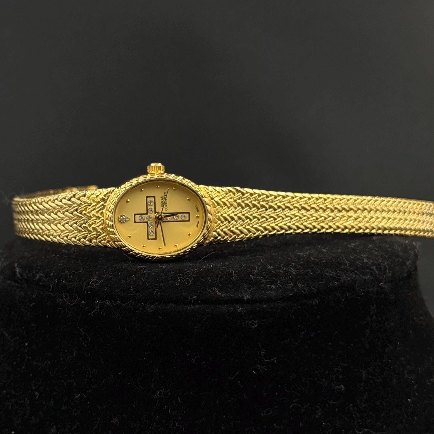Sarah Coventry Gold-Tone Heart Accent Oval Dial Bracelet Watch NWT! Vintage Sarah Coventry Hold Heart Band | Mercari main image 4