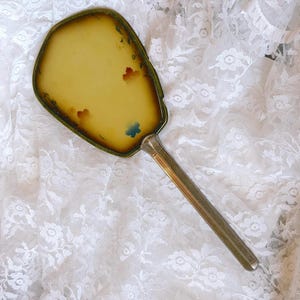 Vintage Romancecore Handheld Mirror – Antique Floral Frame, Heirloom Vanity Decor, Cottagecore Aesthetic | Collectible Hand Mirror