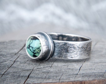 Bamboo Mountain Turquoise Ring US Size 7.75 ~ Woodgrain Effect Band Ring with Natural Turquoise in Hand Forged Oxidised Sterling Silver