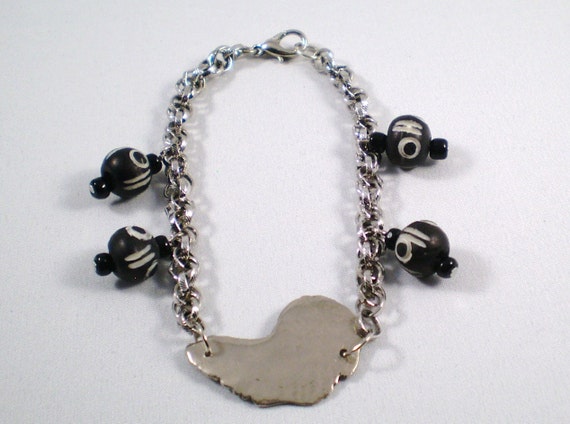 Bracelet Cameo Africa (USO) White Copper Metal Clay, Black/White Horn Beads & Glass Beads on Silver Plated Chain 8 inches