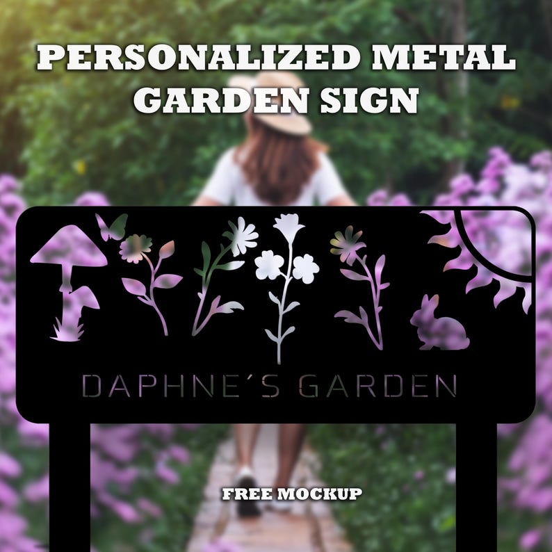 Puede incluir: Letrero de jard&iacute;n de metal negro con dise&ntilde;os florales y de hongos recortados, un sol y un conejo. El letrero dice "Daphne's Garden" y "Personalized Metal Garden Sign".