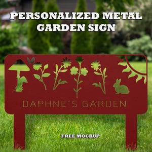 Puede incluir: Un letrero de jard&iacute;n de metal rojo personalizado, con dise&ntilde;os florales y de naturaleza recortados. El letrero incluye el texto "DAPHNE'S GARDEN" y "PERSONALIZED METAL GARDEN SIGN". Se muestra una maqueta gratuita.