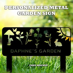 Puede incluir: Letrero de jard&iacute;n de metal negro con un dise&ntilde;o recortado que presenta una seta, una mariposa, flores, un sol y un conejo. El letrero dice "DAPHNE'S GARDEN" y "PERSONALIZED METAL GARDEN SIGN". El letrero se muestra en una zona de c&eacute;sped.