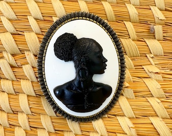 Gullah Geechee O’oman Cameo | Black & White | Antiqued Brass Basket Weave