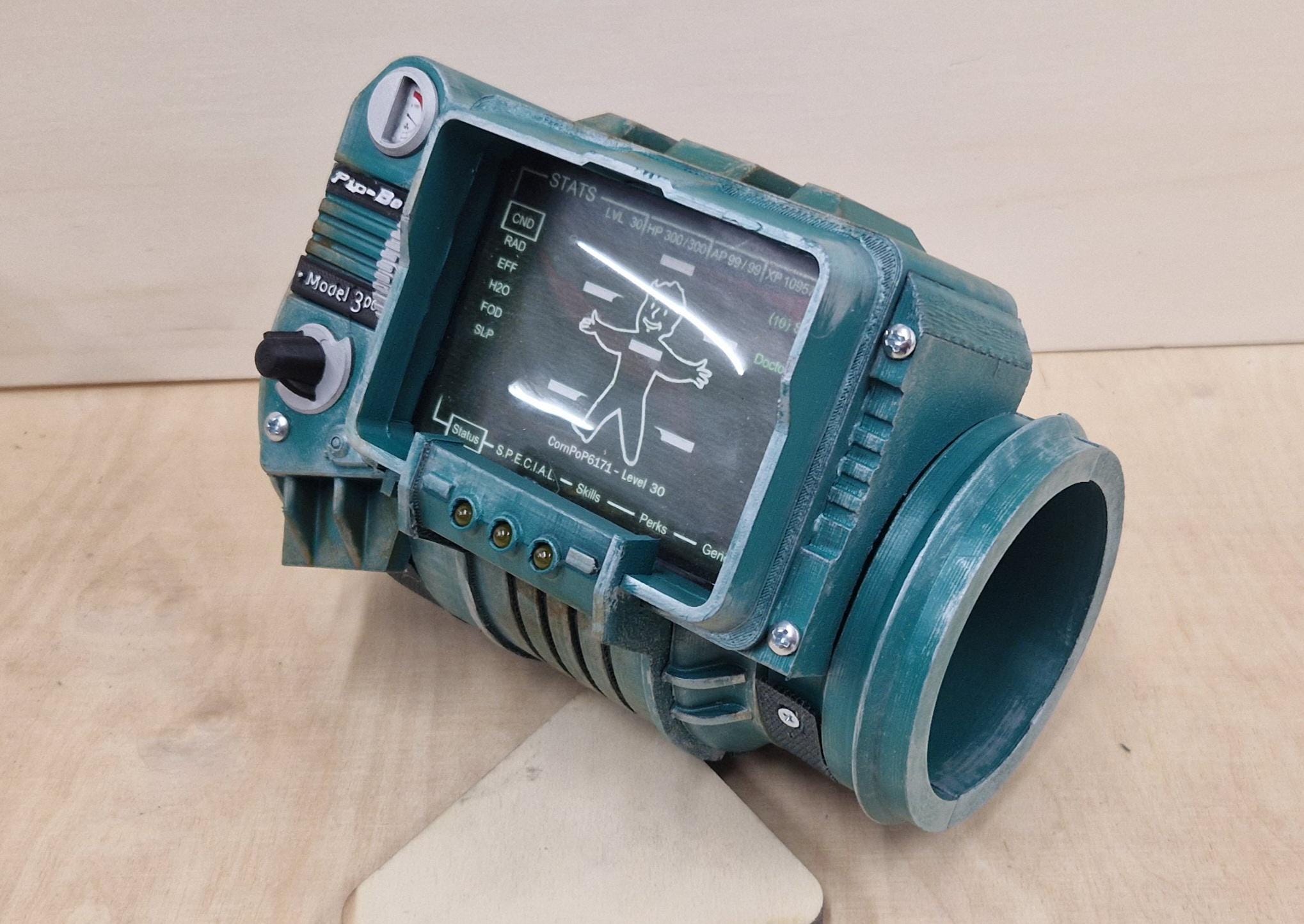 Fallout Pip-Boy 3000 風の1:1スケール小道具 / コスプレ小道具 / 手作り / 非公式 / ファンアート