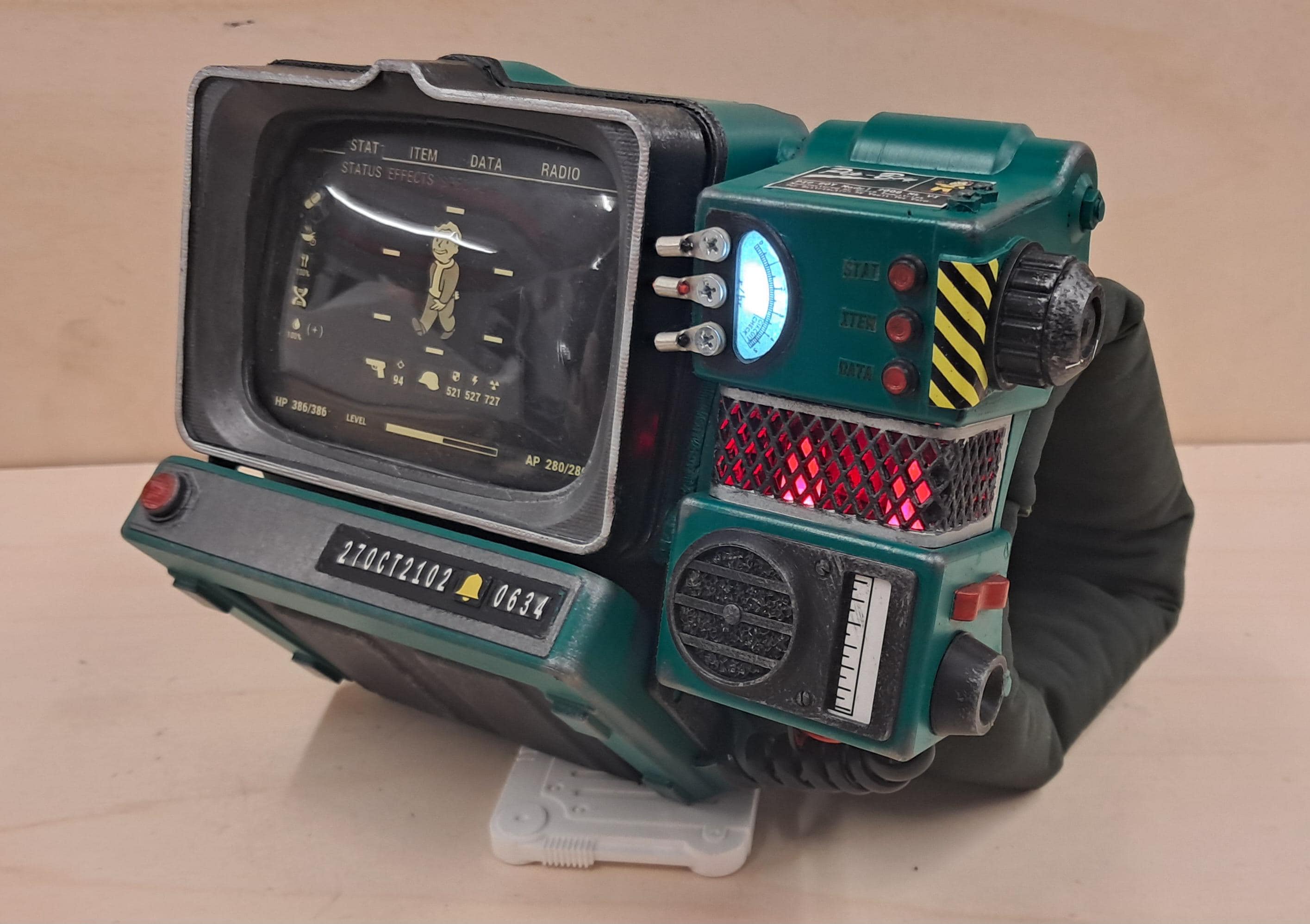 Custom Pip-boy 2000 Inspired Prop Mk-iv Replica/ Non-glow Display