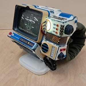 Fallout Pip-Boy 2000 inspired prop mk-IV replica/unofficial/fan-art
