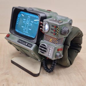 Fallout 1 にインスパイアされた 3D プリント用 Pip Boy 2000 3D