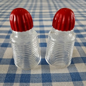 Vintage Red Top Clear Ribbed Glass Salt & Pepper Shakers