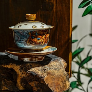 Hand-Painted Pixiu Gaiwan Tea Set - Exquisite Chinese Porcelain with Lid and Saucer for Gongfu Tea Ceremony - Unique Oriental Design