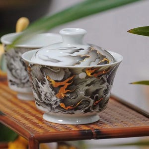 Hand-Painted Dragon Gaiwan Tea Cup, Chinese Porcelain Tea Bowl with Lid, Artisan Ceramics from Jingdezhen