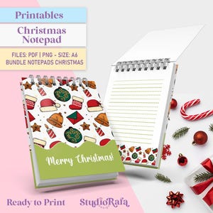 Könnte beinhalten: Ein A6-Notizblock mit Spiralbindung für Weihnachten. Der grüne Umschlag trägt die Aufschrift "Merry Christmas!". Er ist mit weihnachtlichen Ornamenten, Hüten und Sternen verziert. Der Notizblock ist druckfertig.