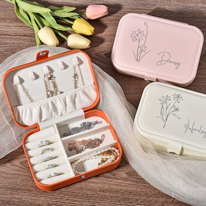 Joyero de viaje personalizado, joyero con flores de nacimiento, caja de almacenamiento para pendientes, anillos, regalo de despedida de soltera, regalo de propuesta de dama de honor