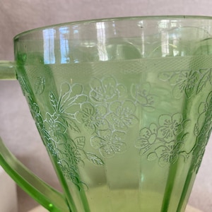 Vintage Cherry Blossom Etched Jeannette Uranium Depression Glass 36oz Pitcher