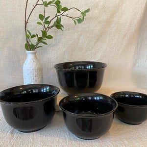 Ensemble de 4 bols gigognes en céramique noire de Kitchen Essentials