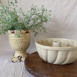 Vintage Yellow Ware Small Swirl Bundt Pan