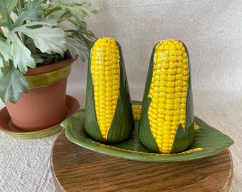 Vintage Ceramic Corn On The Cob Salt & Pepper Set with Tray