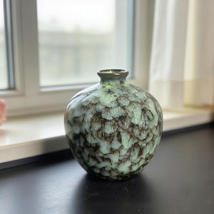 Unique Miniature Vase Desk Decor Gifts for Mom, Cute Mini Mommy Pot Handmade Tiny Pottery, Keepsake Miniature Small Flower Vase Gift for Her