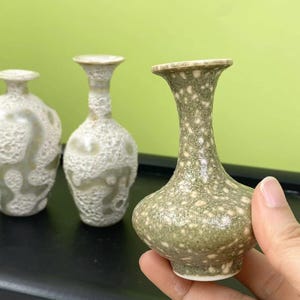 Unique Miniature Vase Desk Decor Gifts for Mom, Cute Mini Mommy Pot Handmade Tiny Pottery, Keepsake Miniature Small Flower Vase Gift for Her