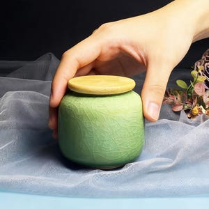 Personalized Mini Ceramic Urn, Unique Dog Ashes for Memory Pot, Small Urn for Human Ashes, Glazed Pottery Pot for Family Ashes Memory Gifts