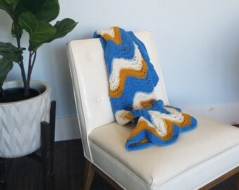 Vintage CHEVRON knit throw blanket - blue mustard and white - afghan, nursery, 1970s, 70s, knitted crocheted crochet scalloped edges