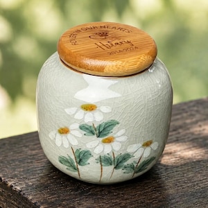 Customized Pet Bone Ash Ceramic Vase Gift, Personalized Mini Pet Ceramic Daisy Container, Unique Pet Commemorative Flower Ceramic Vase Gifts